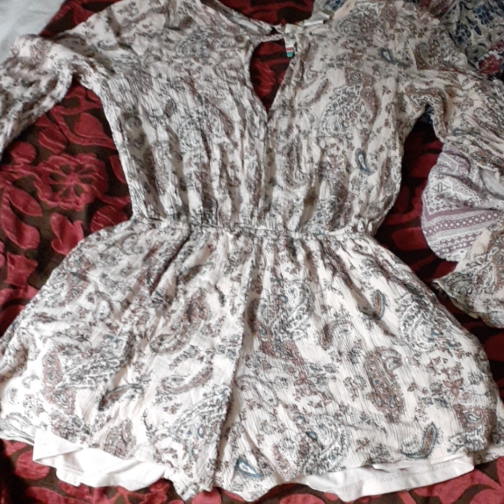 Rompers - Picture 4 of 4